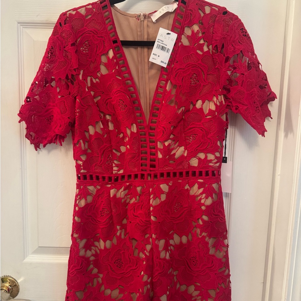 ASTR the Label Lace Romper – Red Lipstick – Size M – NWT